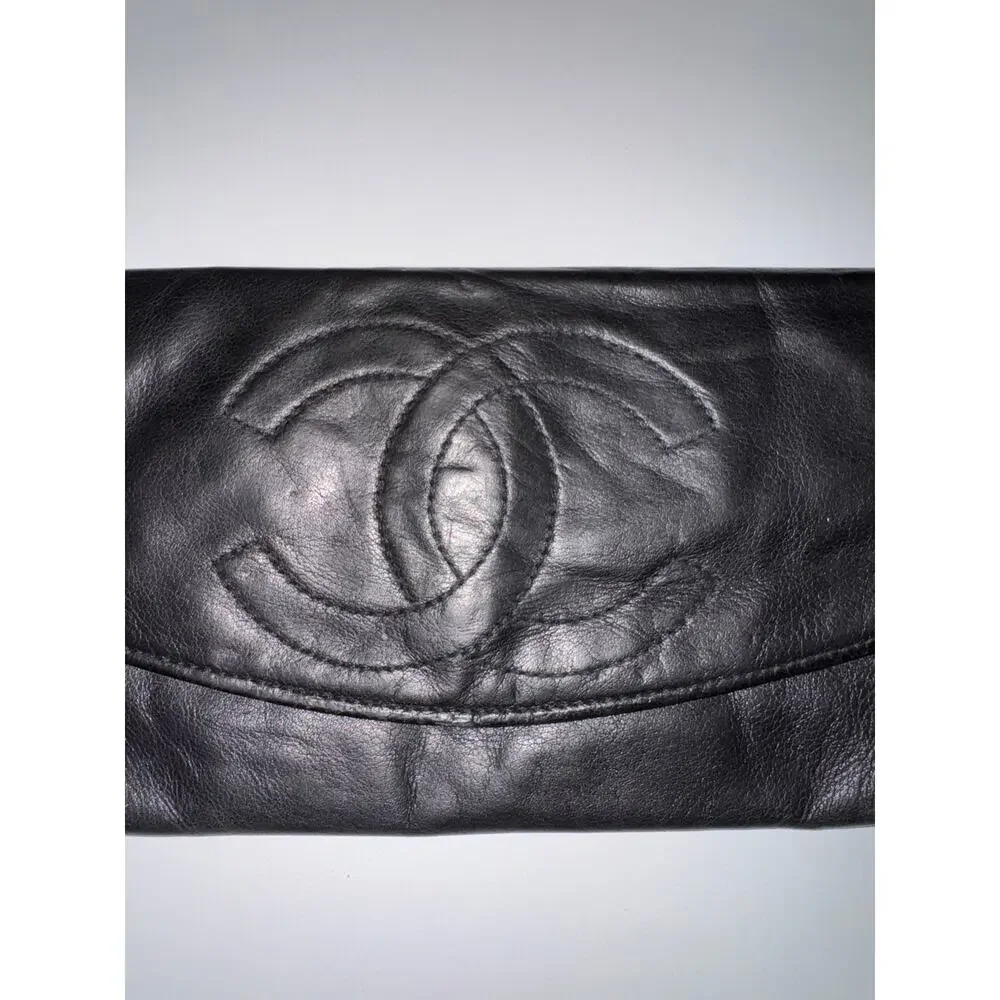 Vintage CHANEL CC Butter Soft Lamb Leather Navy Blue Leather Flap Wallet VTG